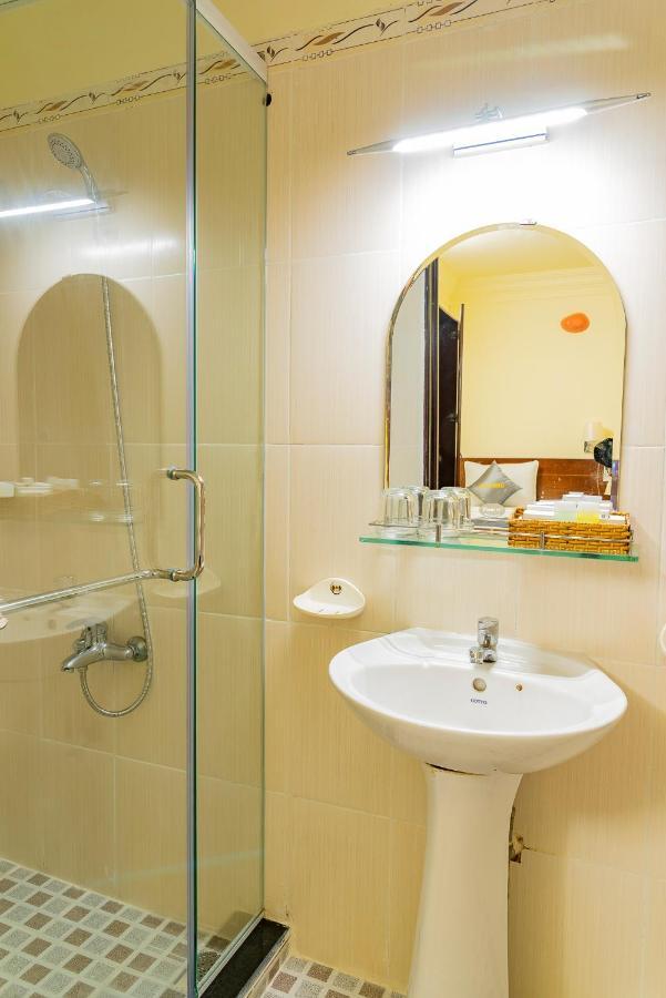 Cosmo Square Hotel Хошимин Экстерьер фото